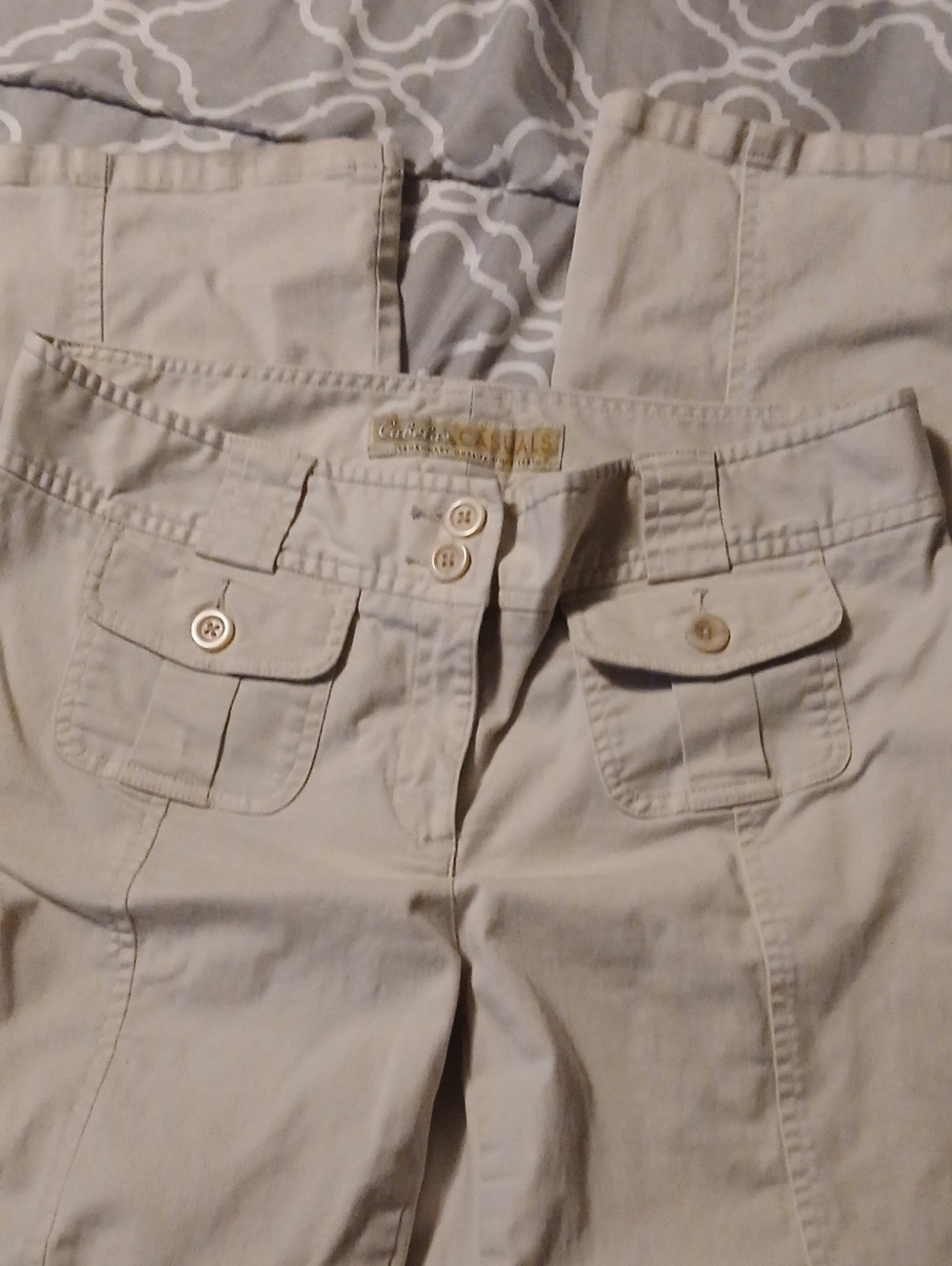 Cabellas Casuals Light Khaki Button-Front Cargo Pants